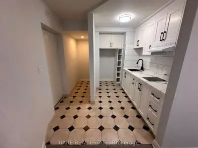 130 Macpherson Avenue 8, Toronto, On M5r 1w8