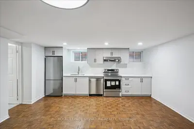 12 Castle View Avenue Lower, Toronto, On M5r 1y9