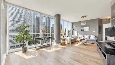 33 Bay Street 2212, Toronto, On M5j 2z3