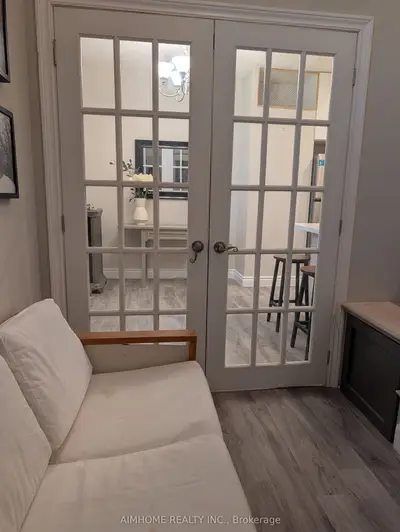 510 Ontario Street 2, Toronto, On M4x 1m7