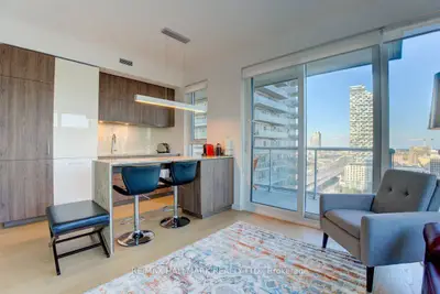 15 Lower Jarvis Street 1703, Toronto, On M5e 0c4