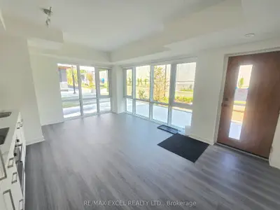 73 Curlew Drive 45, Toronto, On M3a 0b1