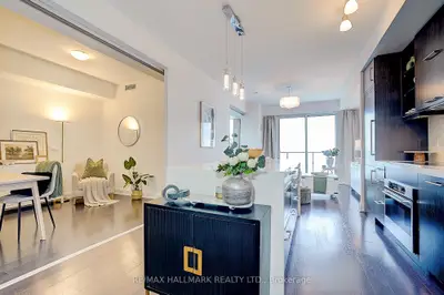 Condo Apartment in Toronto