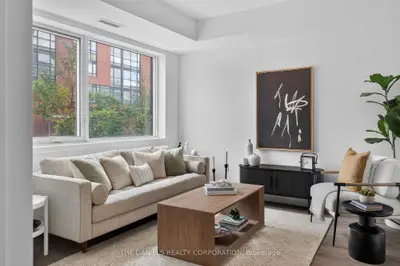 10 Oak Street 104, Toronto, On M5a 0z1