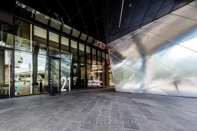 21 Lawren Harris Square 812, Toronto, On M5a 1t4