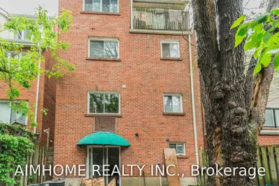 212 Milan Street Main, Toronto, On M5a 3z6