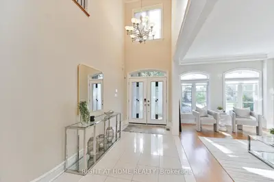 154 Charlton Boulevard, Toronto, On M2r 2j1
