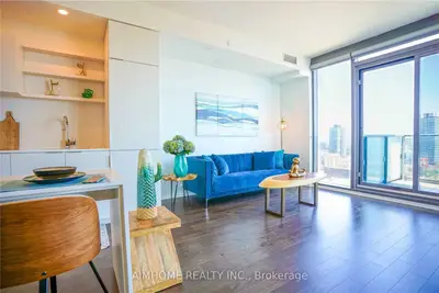 16 Bonnycastle Street 2206, Toronto, On M5a 0c9