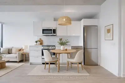 284 King Street E 901, Toronto, On M5a 1k4