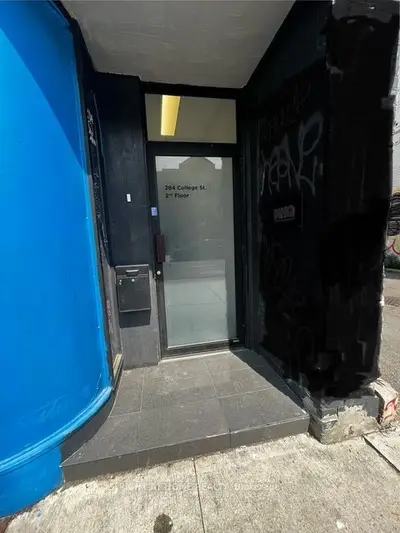 284 College Street 2nd Floor, Toronto, On M5t 1r9