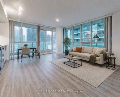33 Bay Street 904, Toronto, On M5j 2z3