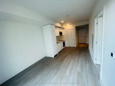 8 Cumberland Street 2404, Toronto, On M4w 0b6