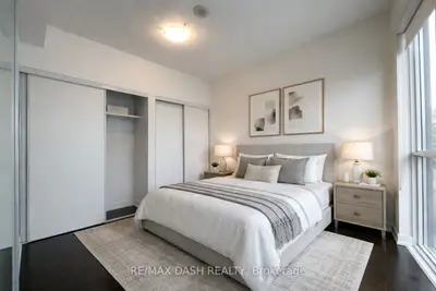 1 The Esplanade Drive 1005, Toronto, On M5e 0a8