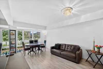 112 Varna Drive, Toronto, On M6a 0c6