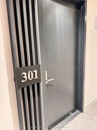 81 Wellesley Street E 301, Toronto, On M4y 0c5