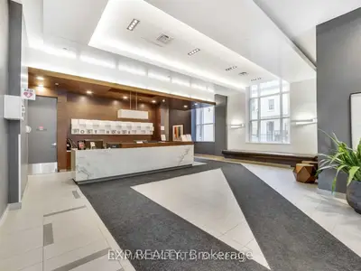 105 George Street 1311, Toronto, On M5a 0l4