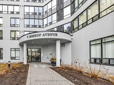 7 Bishop Avenue 217, Toronto, On M2m 4j4