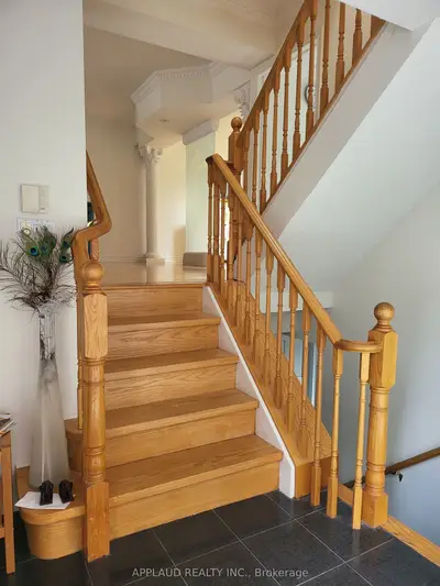 19 Protea Gardens, Toronto, On M2k 2w5