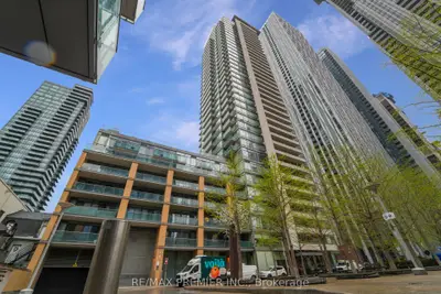 Condo Apartment in Toronto