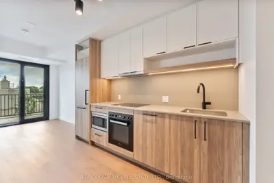89 Montclair Avenue 1019, Toronto, On M5p 1p5