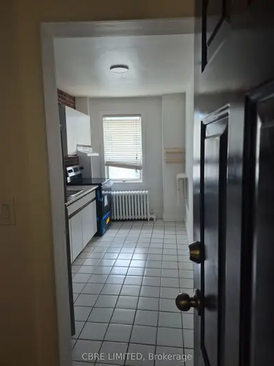 5 Erskine Avenue 6, Toronto, On M4p 2e7