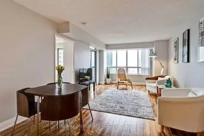 28 Empress Avenue 2012, Toronto, On M2n 6z7