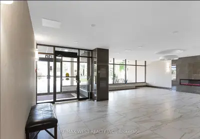 130 Neptune Drive 202, Toronto, On M6a 1x5