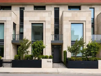 33 Frederick Todd Way Th10, Toronto, On M4g 0c9