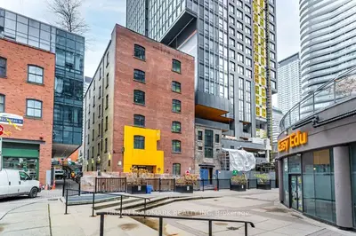 9 St Nicholas Street 304, Toronto, On M4y 1w5