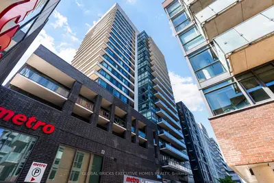 20 Minowan Miikan Lane 516, Toronto, On M6j 0e5