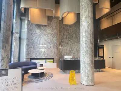 91 Montclair Avenue 1512, Toronto, On M5p 0b1