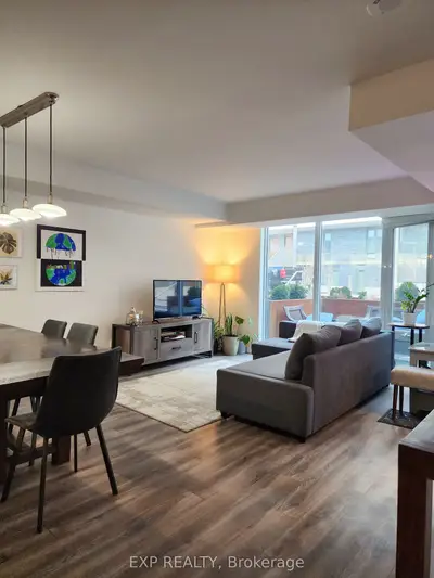 106 Varna Drive 7, Toronto, On M6a 0c8
