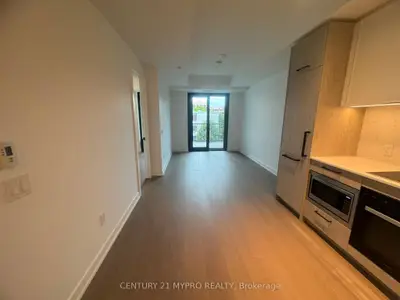 91 Montclair Avenue 716, Toronto, On M5p 0b1
