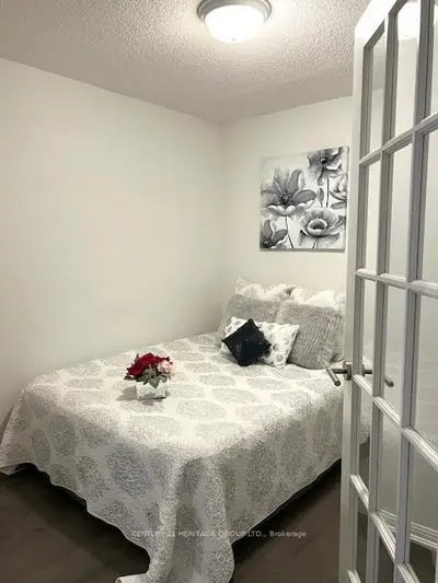 400 Adelaide Street E 1015, Toronto, On M5a 4s3