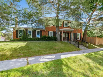 1 Ames Circle, Toronto, On M3b 3b9