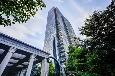 15 Greenview Avenue 707, Toronto, On M2m 4m7