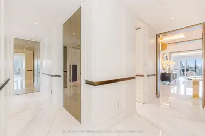 200 Cumberland Street 3802, Toronto, On M5r 0b7