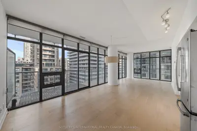 33 Charles Street E 1611, Toronto, On M4y 0a2