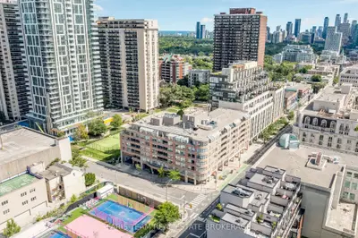 5 Rosehill Avenue 703, Toronto, On M4t 3a6