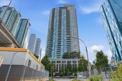 18 Yonge Street 2011, Toronto, On M5e 1z8