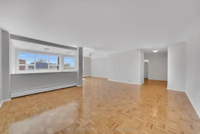 9 Deer Park Crescent 1501, Toronto, On M4v 2c4