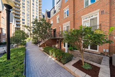 106 Redpath Avenue 10, Toronto, On M4s 2j7