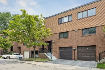 168 Song Meadoway, Toronto, On M2h 2t7