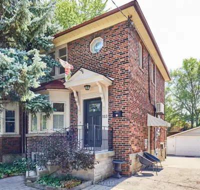153 Parkhurst Boulevard, Toronto, On M4g 2e8