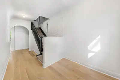 54 Rathnelly Avenue, Toronto, On M4v 2m3