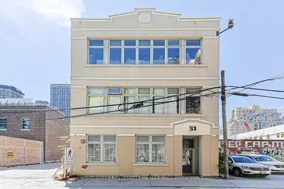 51 Bulwer Street Main Flr, Toronto, On M5t 1a1