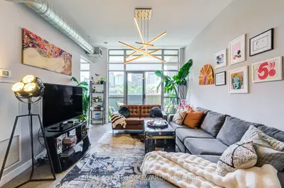 549 King Street E 310, Toronto, On M5a 1m5