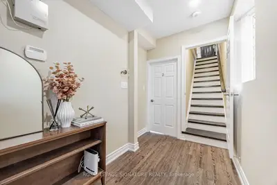 14 Howland Avenue 1, Toronto, On M5r 3b3
