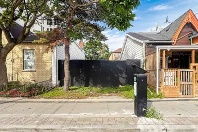 258 Parliament Street, Toronto, On M5a 3a4