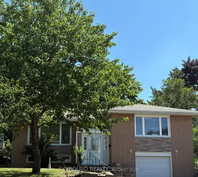 9 Caronport Crescent, Toronto, On M3a 1g9